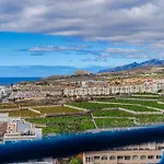 Elegant Beachfront With Balcony & Ocean View In Playa Paraiso