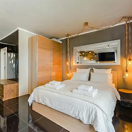 Elegant Beachfront With Balcony & Ocean View In Playa Paraiso Apartament