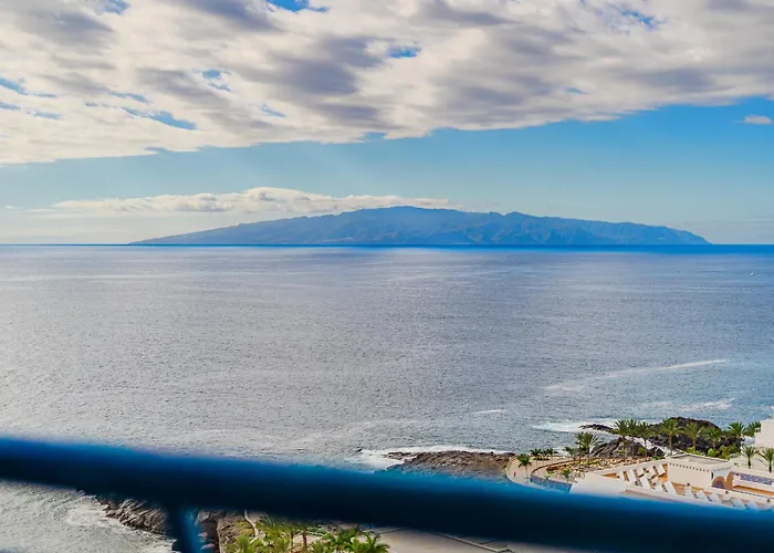 Elegant Beachfront With Balcony & Ocean View In Playa Paraiso Costa Adeje (Tenerife)