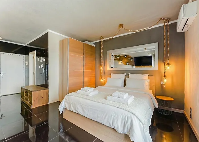 Elegant Beachfront With Balcony & Ocean View In Playa Paraiso Apartament